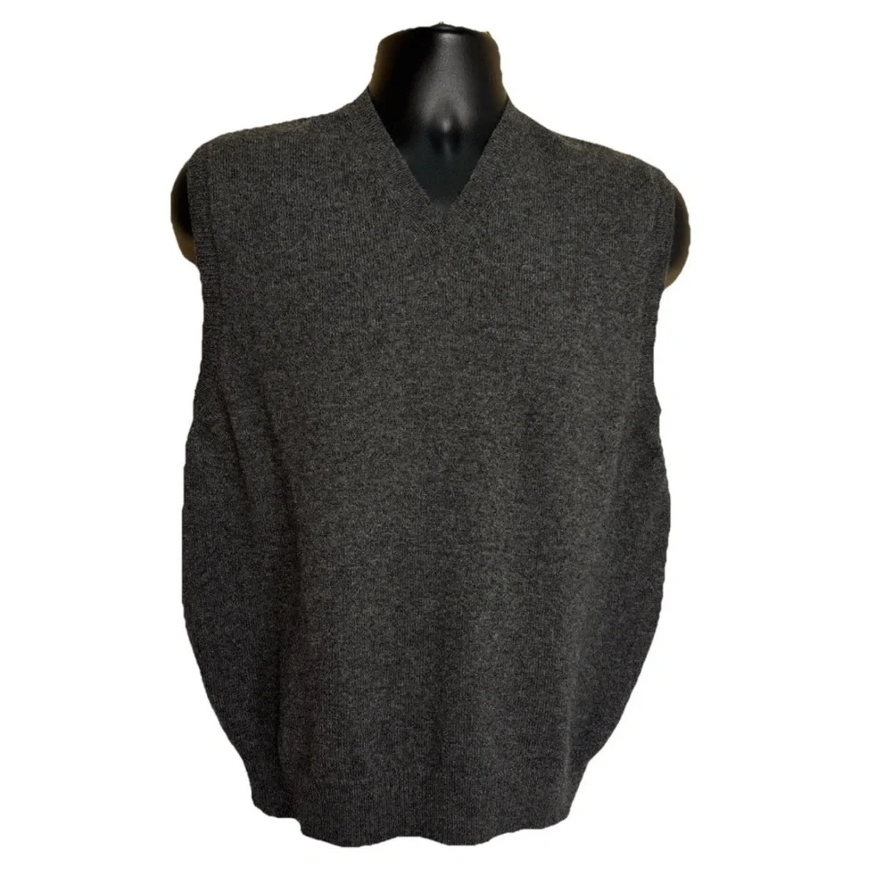 Brooks Brothers V Neck Sweater Vest 100% Lambswool Gray Men’s M Made Is USA